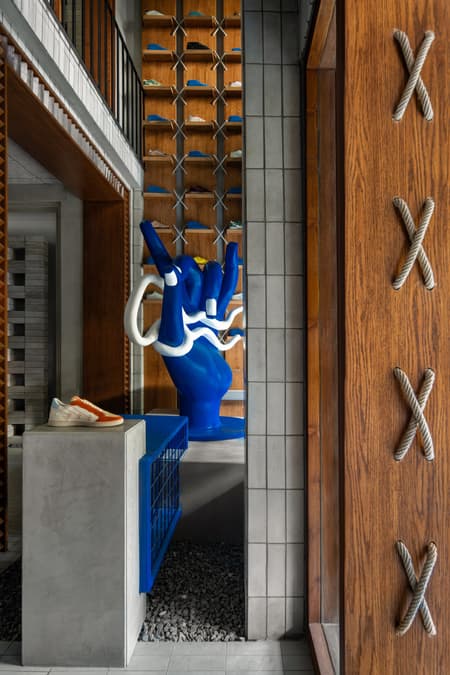 Gully Labs Sneaker Store